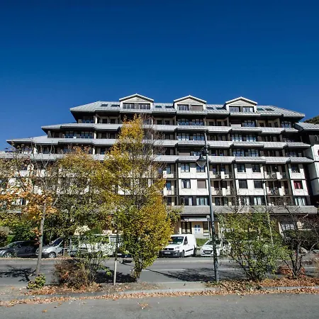 Apartment Charmant A Sud, 2 Etoiles, Parking Et Wifi - Fr-1-343-161 Chamonix